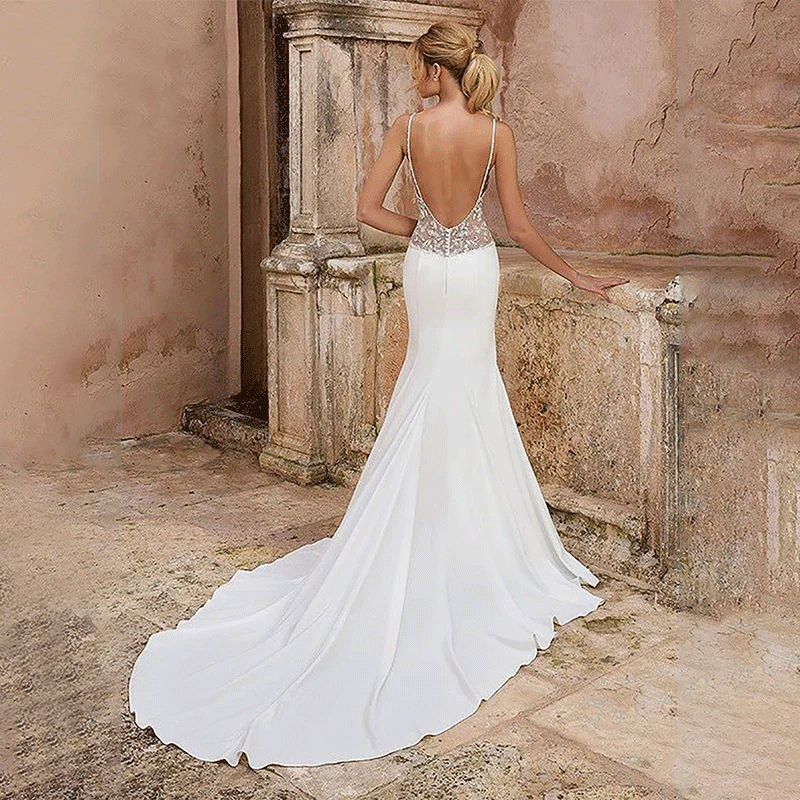 back view of bride wearing a Simple Mermaid Wedding Dress with V-Neck and Spaghetti-Straps