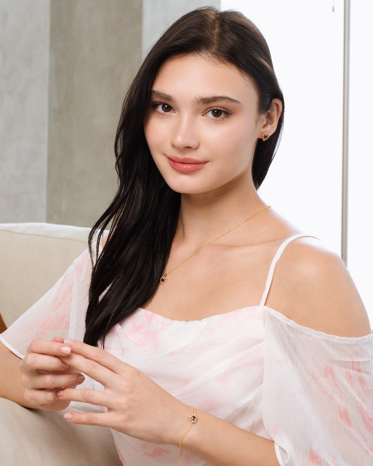 Vianne Red Heart Rhodolite Garnet Pendant Necklace in 18k Gold Vermeil